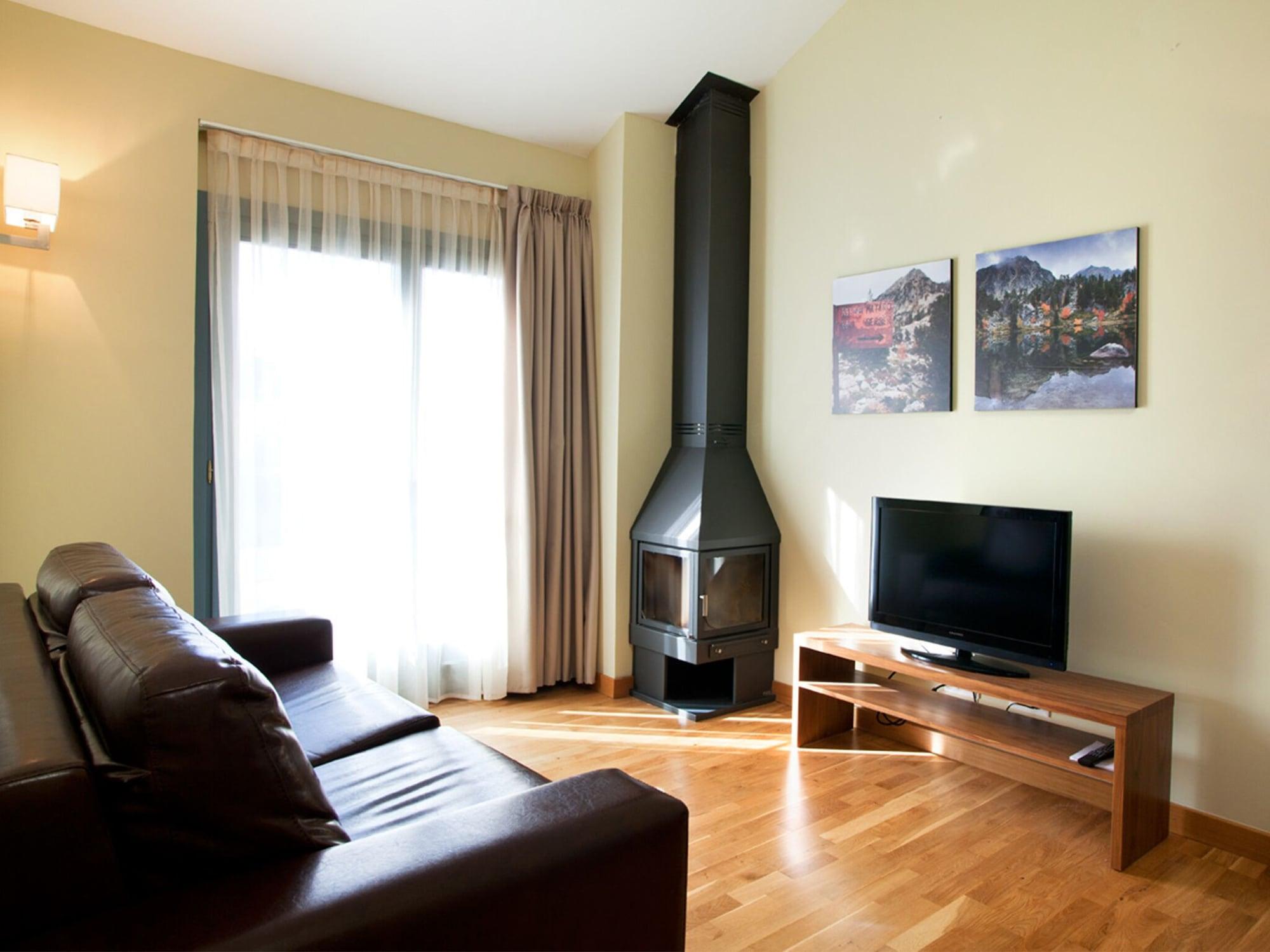 Appartements & Spa Cerdanya บูร์ก-มาดาม ภายนอก รูปภาพ