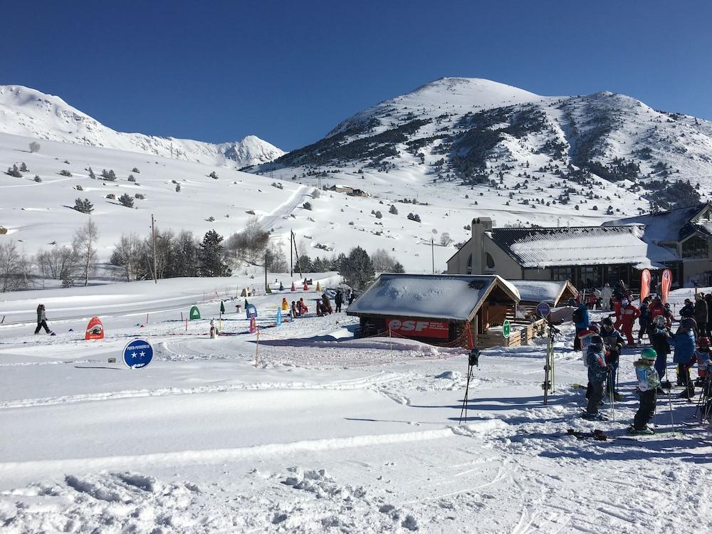 Appartements & Spa Cerdanya บูร์ก-มาดาม ภายนอก รูปภาพ
